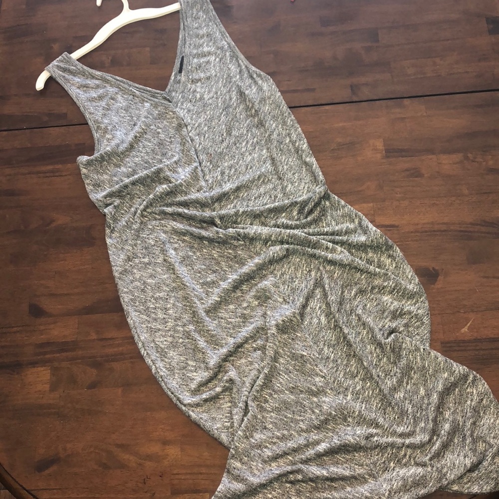 Knit V-neck stretchy midi dress